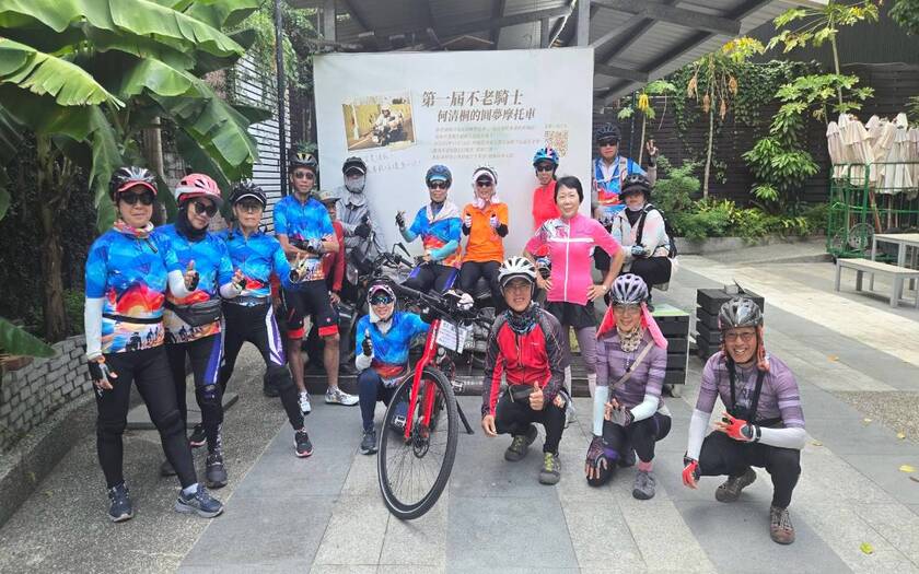山海戀車友香港不老騎士公益環島D3騎行至臺中不老夢想125號。