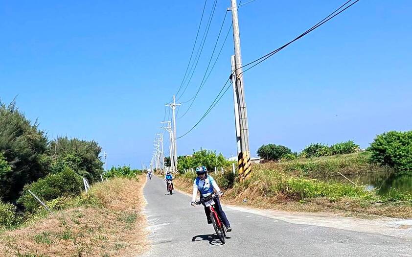 山海戀車友香港不老騎士公益環島D6騎行至台南環島路徑上。