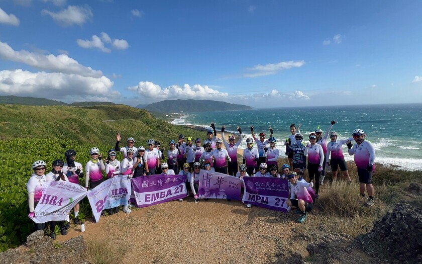 山海戀車友清大陪騎團D4騎行抵達騎抵風吹砂。