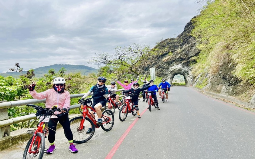 運動與健康,單車騎行,單車旅行,新加坡車友,專案訂製行程,海外車友騎台灣,花東山海大地藝術踩風,山海戀單車,單車看見台灣,山海戀車友故事